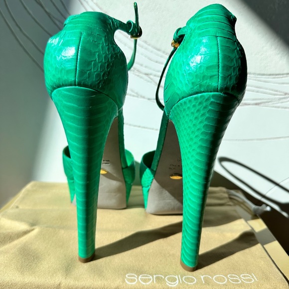 RARE New vintage Sergio Rossi high heel snakeskin pumps with ankle strap. - Picture 3 of 4